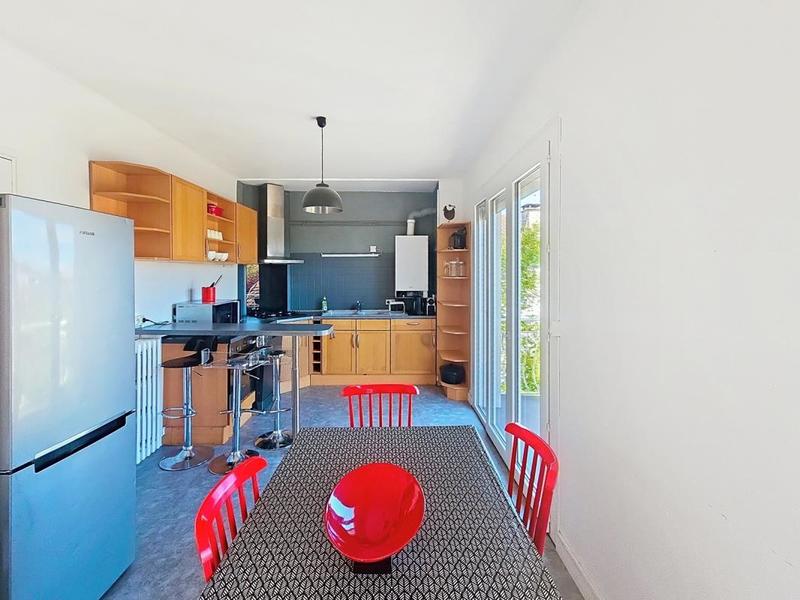 Appartement - 93 m² - 4 pièces