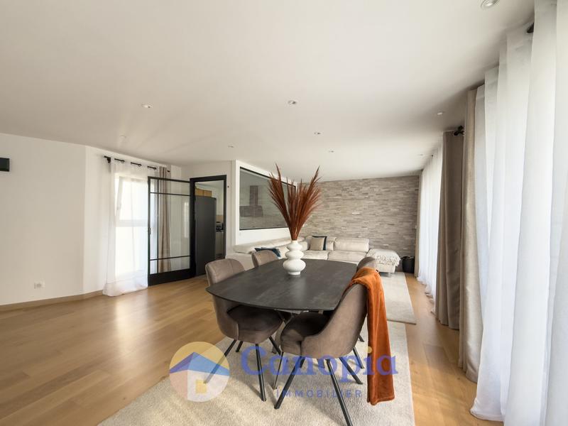 Duplex - 92 m² - 4 pièces