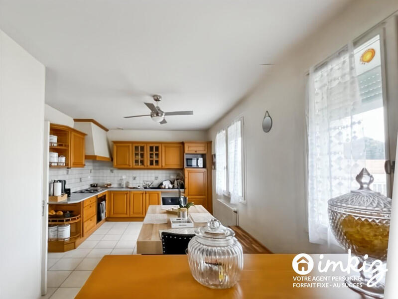 Maison - 180 m² - 8 pièces