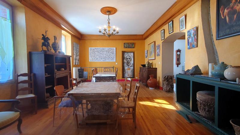 Maison - 311 m² - 9 pièces