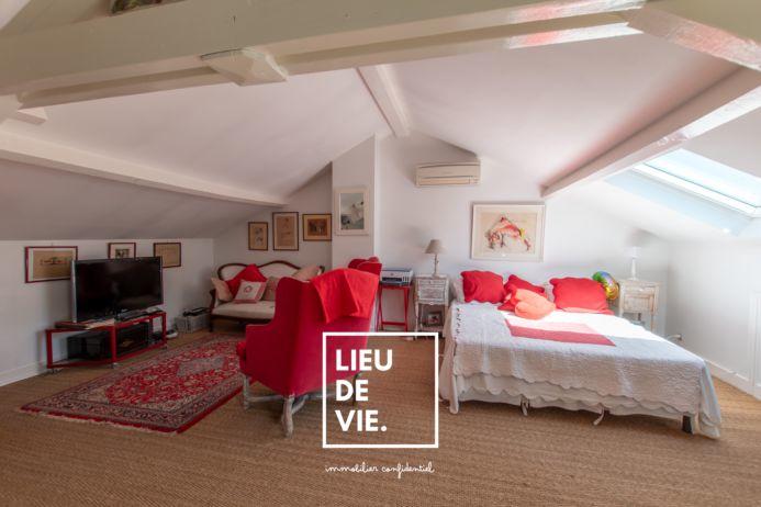 Maison ancienne - 203 m² - 7 pièces