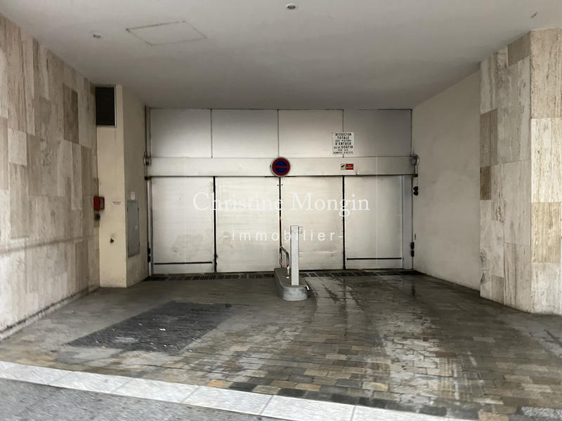 Parking / Garage - 14 m²