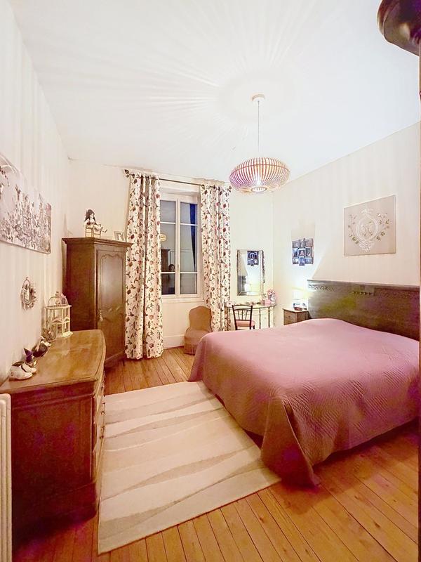 Appartement - 187 m² - 7 pièces