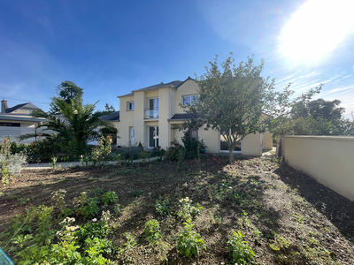 Maison - 200 m² - 7 pièces