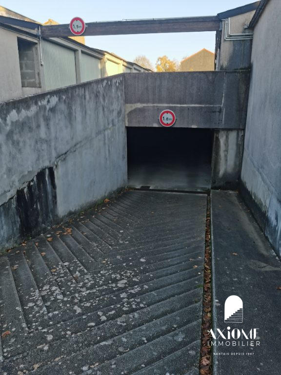 Parking / Garage - 13 m²