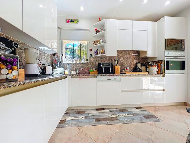 Villa - 186 m² - 4 pièces