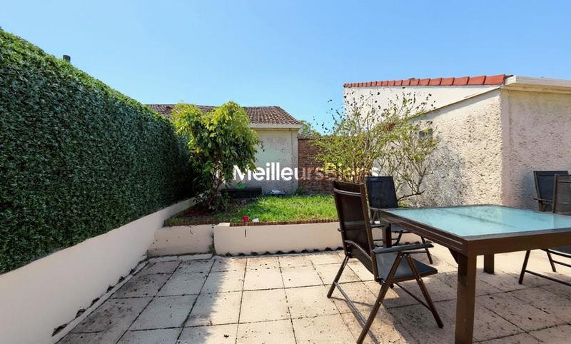 Maison - 97 m² - 5 pièces