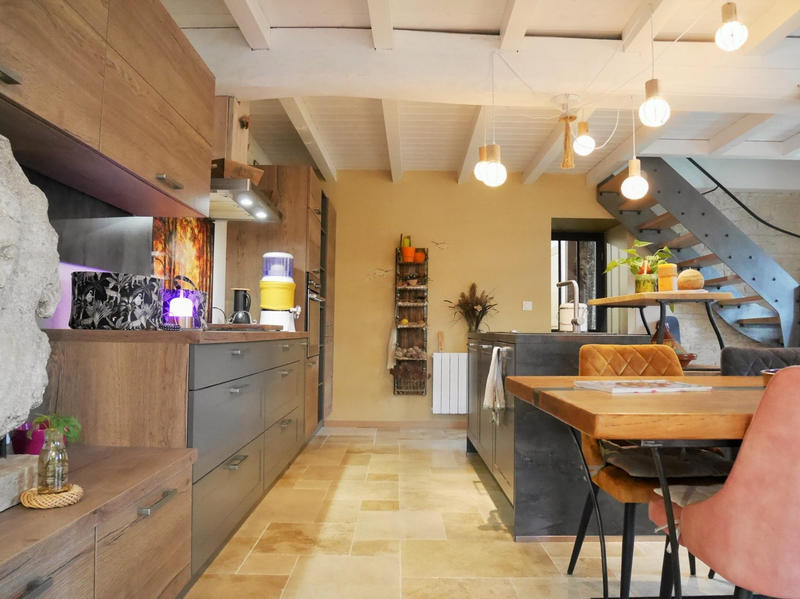 Maison traditionnelle - 179 m² - 10 pièces