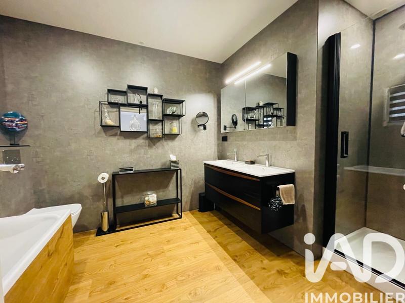 Maison - 138 m² - 5 pièces