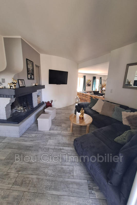 Propriété - 300 m² - 7 pièces