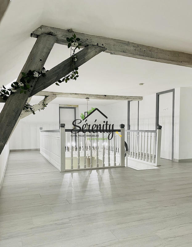 Maison - 260 m² - 6 pièces