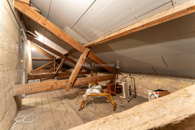 Propriété - 250 m² - 8 pièces