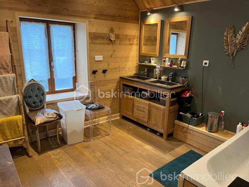 Immeuble - 885 m² - 40 pièces