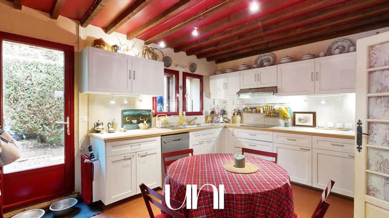 Maison - 291 m² - 14 pièces