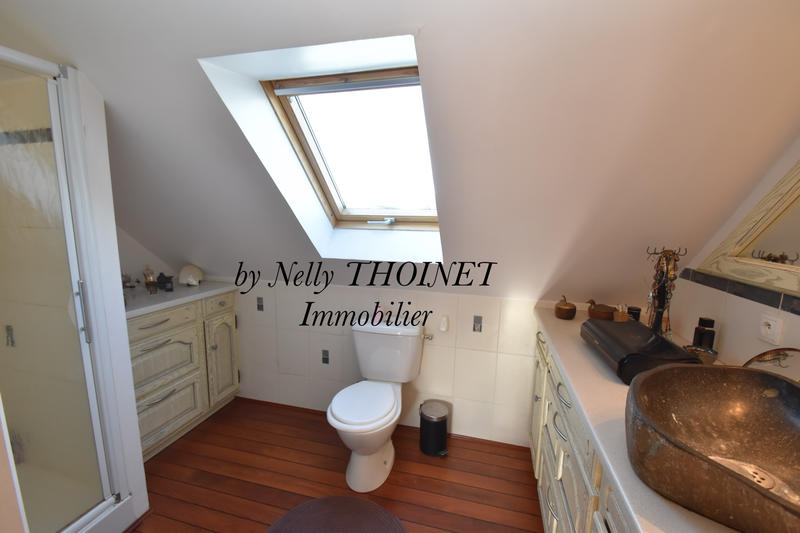 Maison - 257 m² - 11 pièces