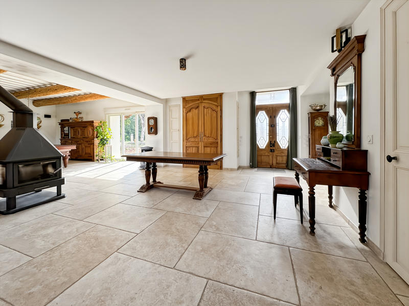 Propriété - 260 m² - 9 pièces