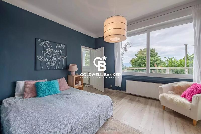 Maison - 450 m² - 7 pièces