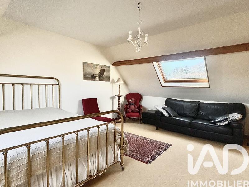 Maison - 230 m² - 8 pièces