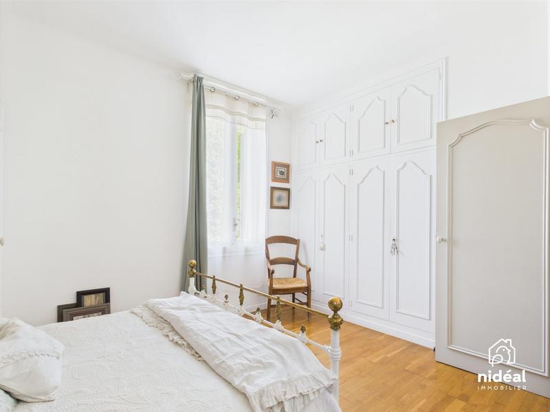 Maison - 270 m² - 15 pièces