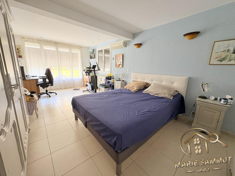 Maison - 180 m² - 6 pièces