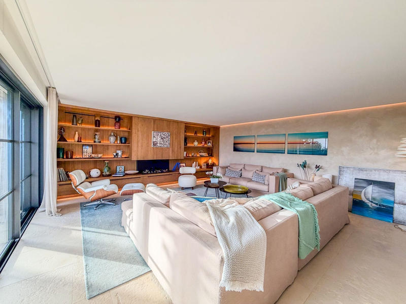 Maison traditionnelle - 245 m² - 5 pièces