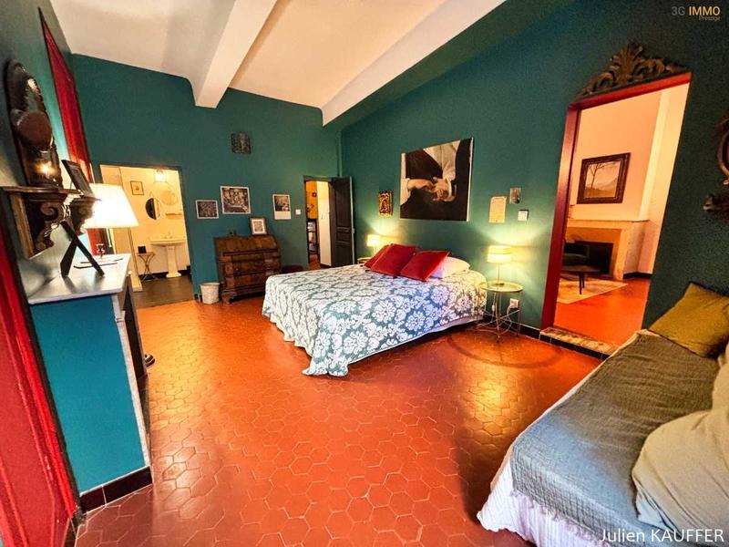 Maison - 482 m² - 14 pièces