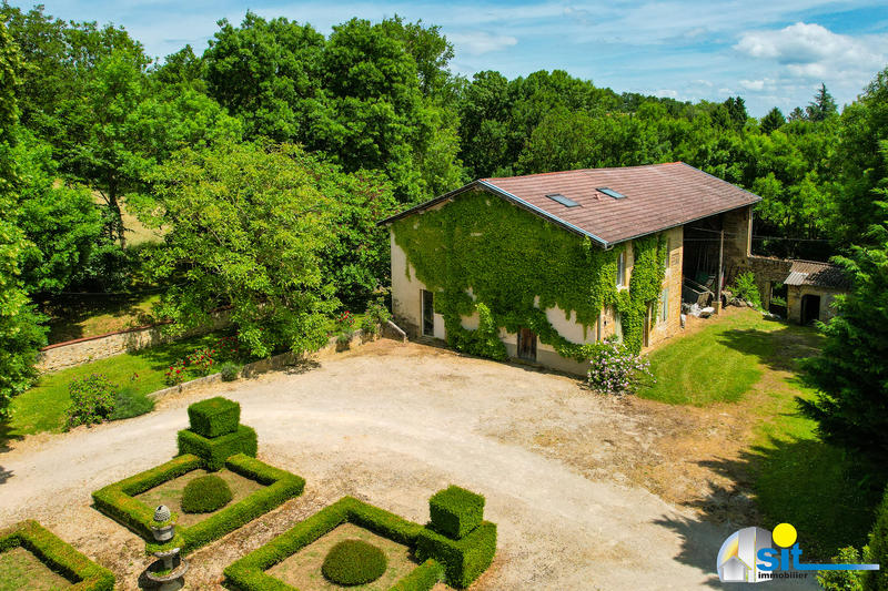 Propriété - 320 m² - 12 pièces