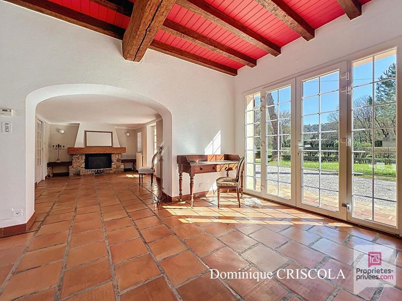 Maison - 300 m² - 12 pièces