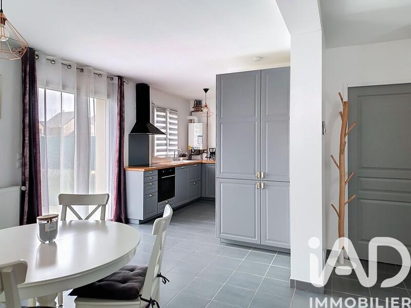 Maison - 90 m² - 4 pièces