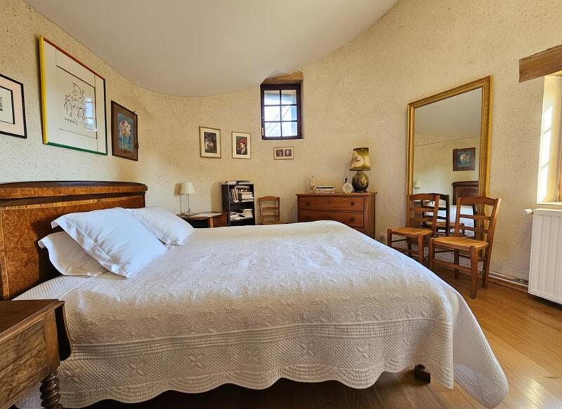 Maison - 335 m² - 10 pièces