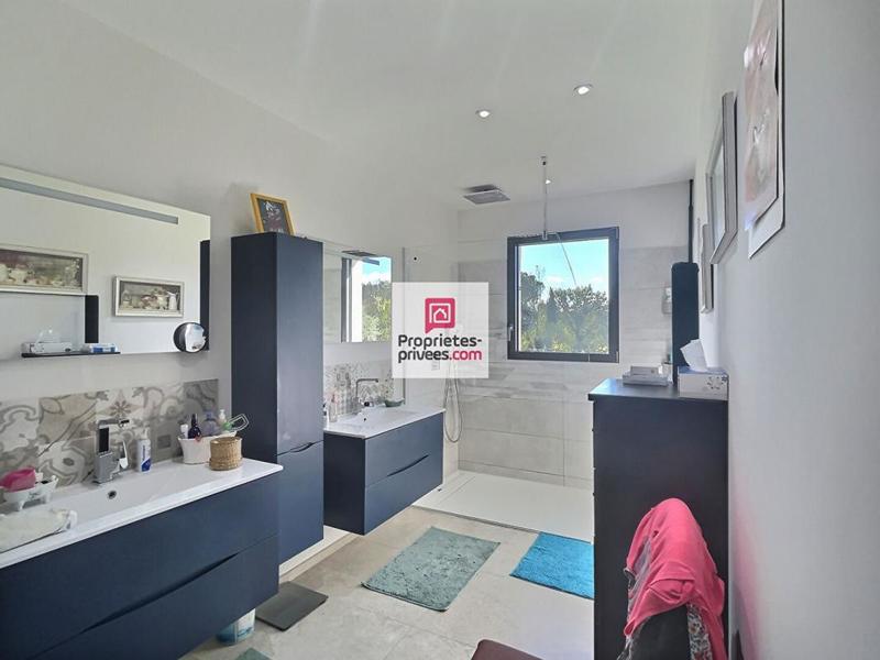 Villa - 184 m² - 6 pièces