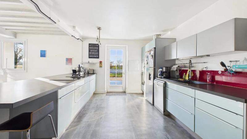 Maison - 320 m² - 11 pièces