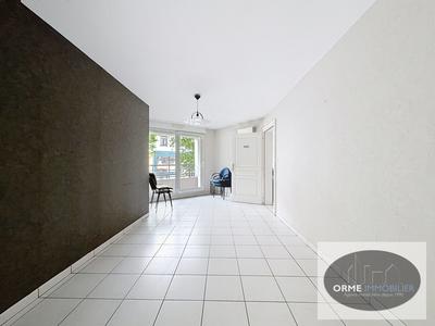 Local d'activités - 112 m² - 5 pièces