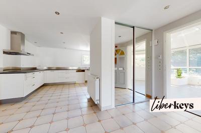 Maison - 320 m² - 7 pièces