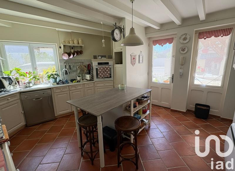 Maison - 216 m² - 8 pièces