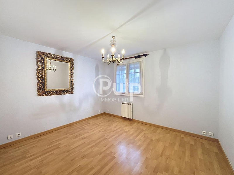 Maison - 99 m² - 6 pièces