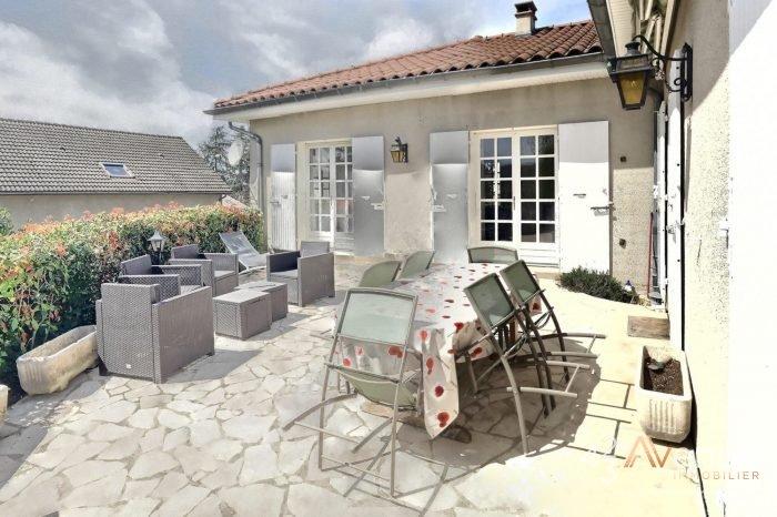 Maison - 222 m² - 7 pièces