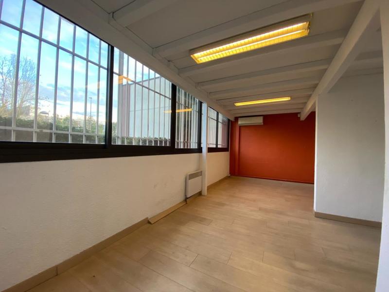Local commercial - 222 m² - 7 pièces