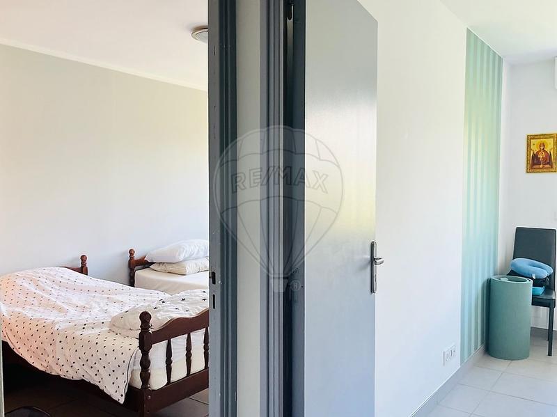 Propriété - 213 m² - 9 pièces