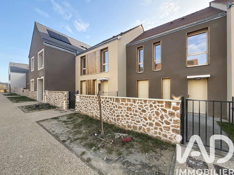 Maison - 96 m² - 5 pièces