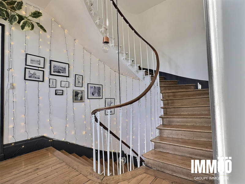 Maison - 352 m² - 8 pièces