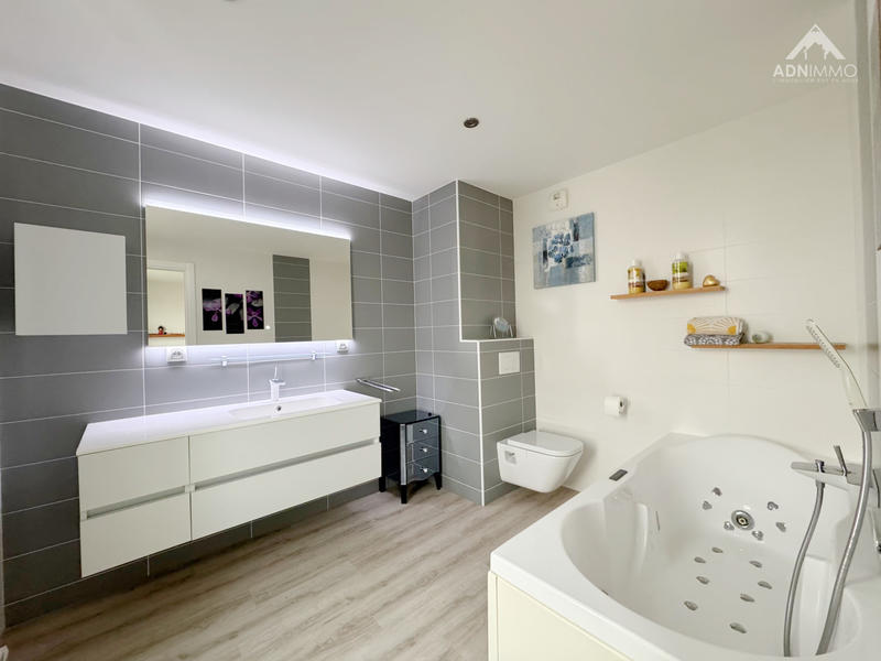 Appartement - 166 m² - 5 pièces