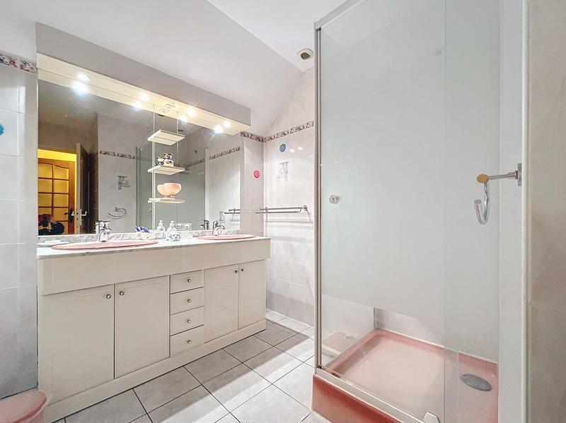 Maison ancienne - 201 m² - 8 pièces