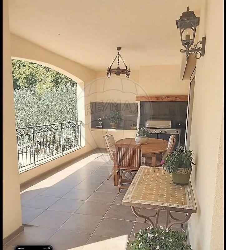 Maison - 182 m² - 4 pièces