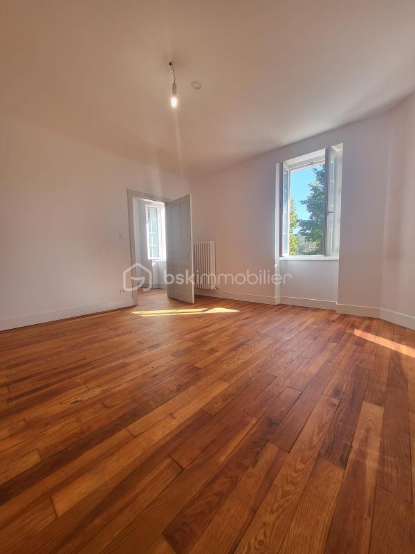 Maison en pierre - 97 m² - 4 pièces