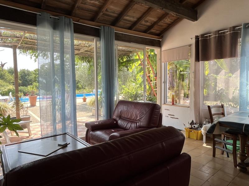 Maison traditionnelle - 264 m² - 10 pièces