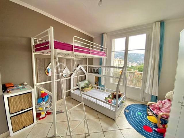 Appartement - 65 m² - 4 pièces