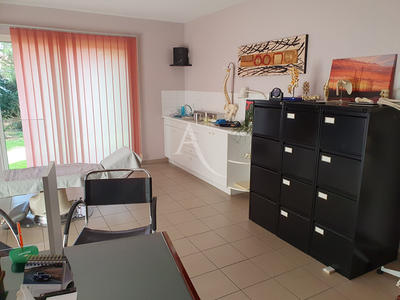 Bureau - 91 m² - 4 pièces