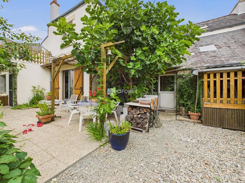 Maison - 265 m² - 10 pièces
