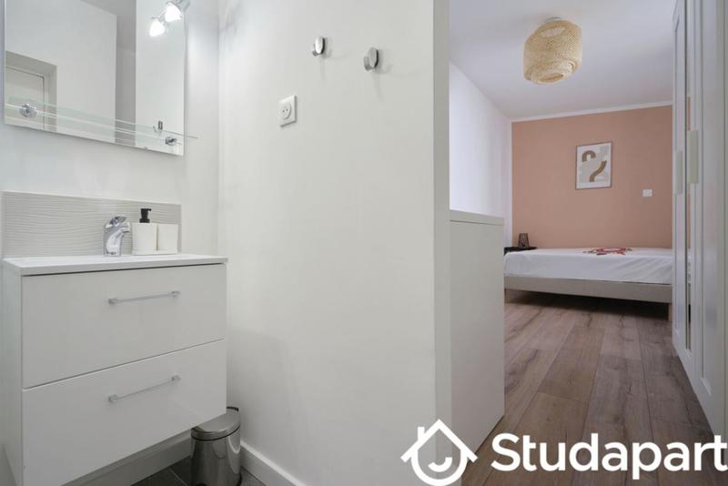 Chambre - 12 m² - 1 pièce